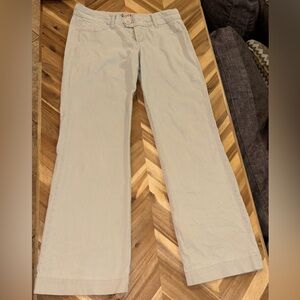 BKE Women's Cream Flare Pants. Size 29. Sizing Chart is in Photos.